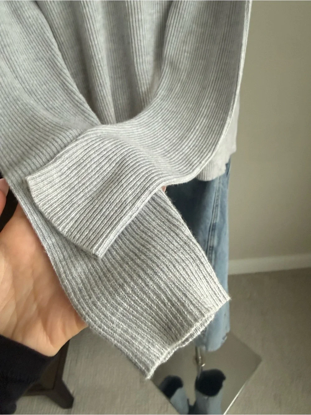 ABOUND Light Heather Gray Ribbed V-Neck Sweater